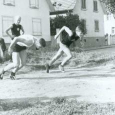 Schulsport_vor_dem_heutigen_Rathaus_1966